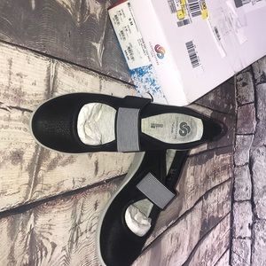 Clark’s cloudsteppers 9 NEW BLACK WOMENS